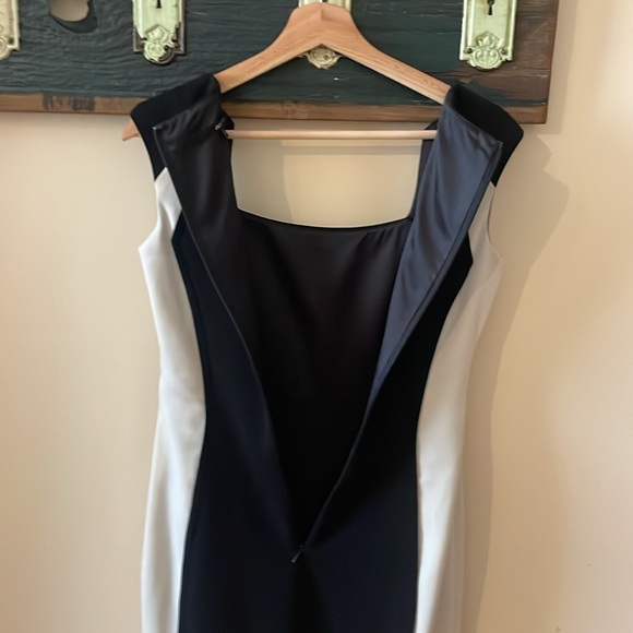 JayGodfrey Kornell Black and White Colorblock Square Neck Sheath Dress Size 4 - Picture 13 of 16